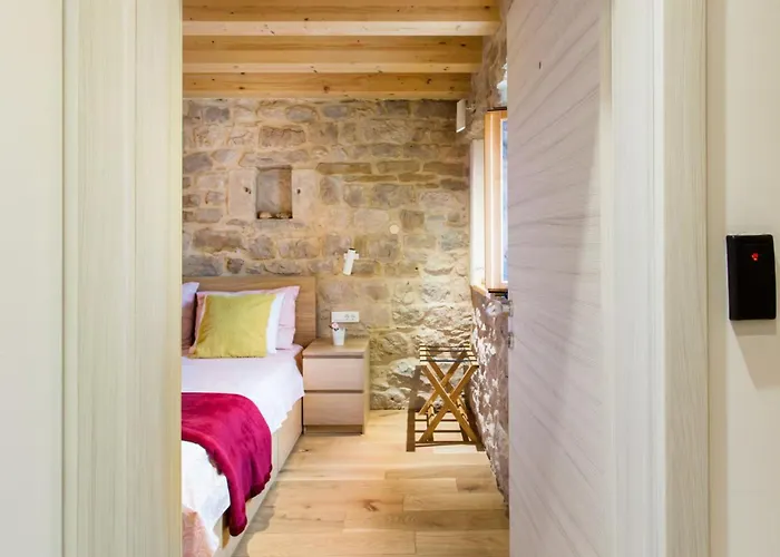 Explore The Historic Center From A Remodeled * Split