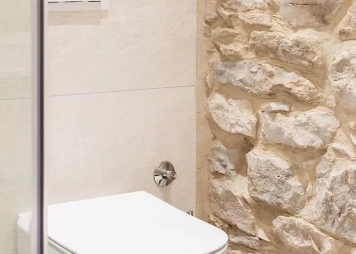 Apartment Explore The Historic Center From A Remodeled Split