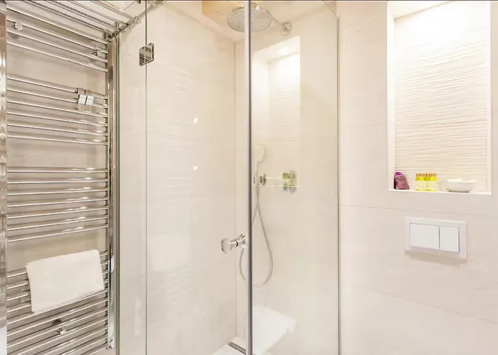 Apartment Explore The Historic Center From A Remodeled Split