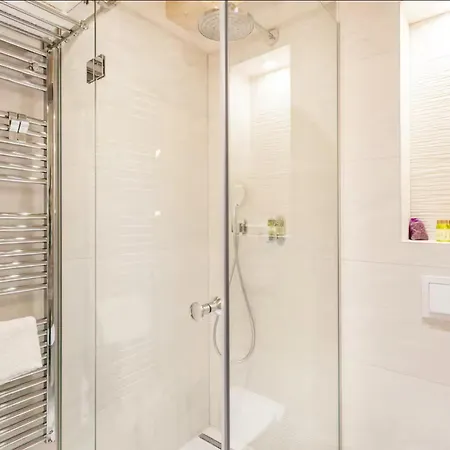 Appartement Explore The Historic Center From A Remodeled Split