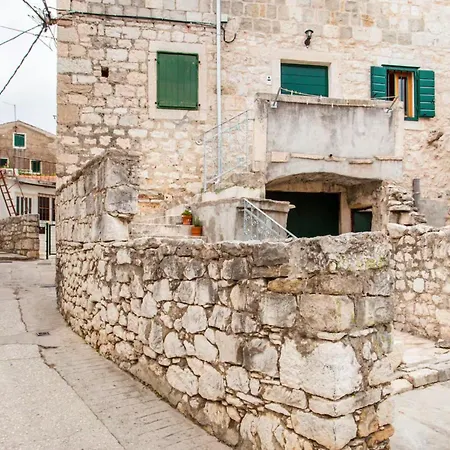 Explore The Historic Center From A Remodeled Appartement Split