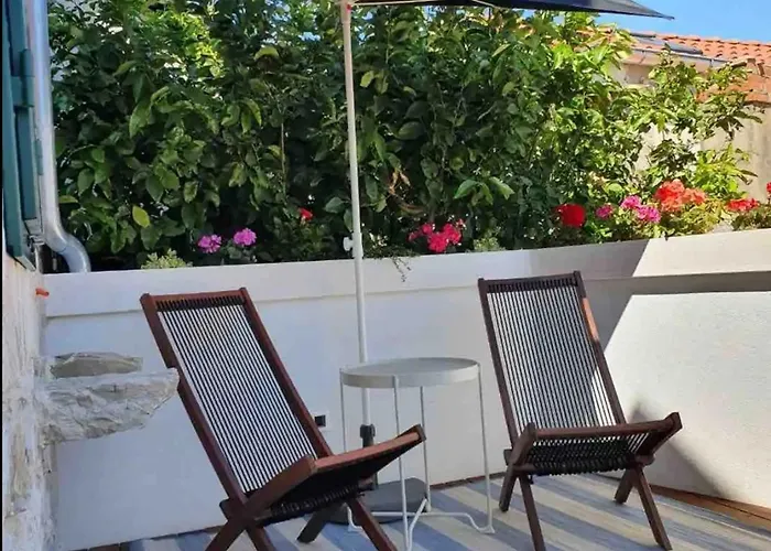 Explore The Historic Center From A Remodeled * Split